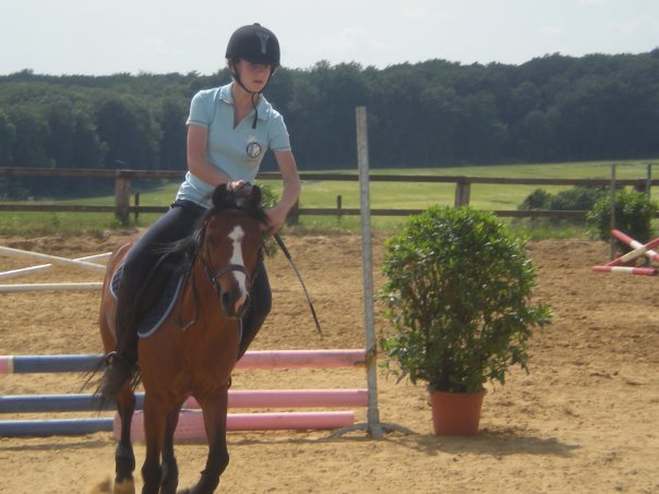 Valeriane et India Club 4.jpg